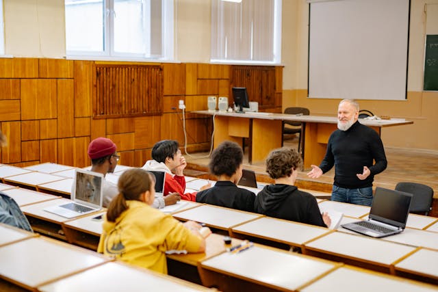 Como é uma Experiência de Estudos no Exterior? Descubra os Benefícios de Aperfeiçoar um Idioma em Outro País